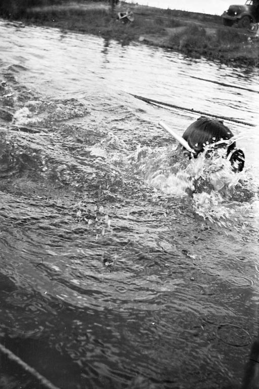 61-13  1961 г.  Заплыв в открытом бассейне. Соревнования на Сенной курье. Томск.